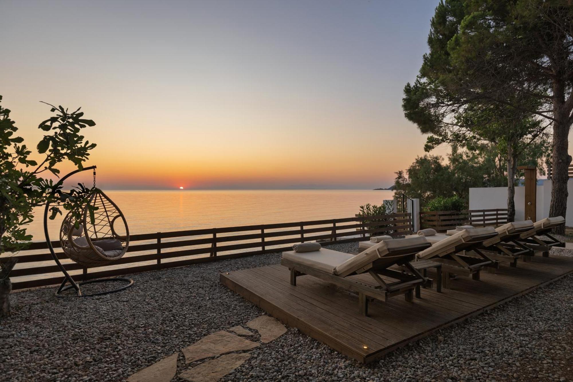 Βίλα Vera - Brand New Seafront Villa! Αλυκών
