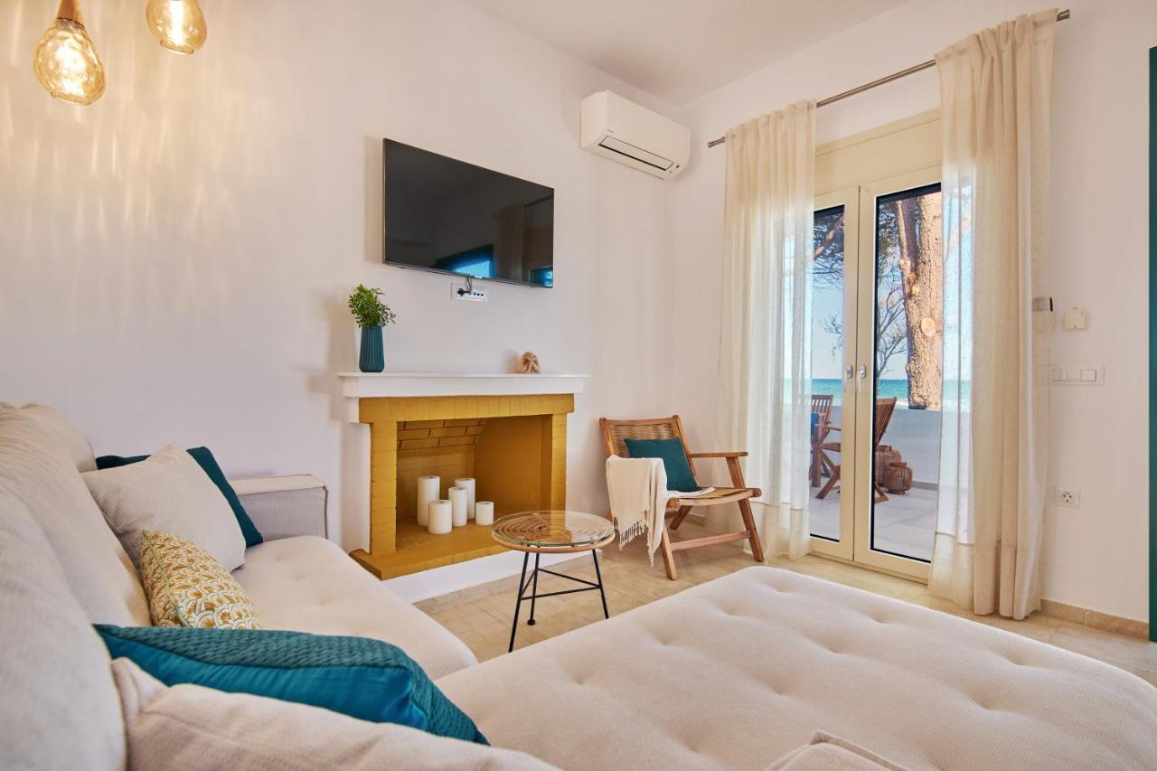 Vera - Brand New Seafront Villa!