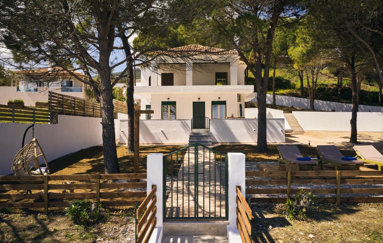 Villa Vera - Brand New Seafront Villa!